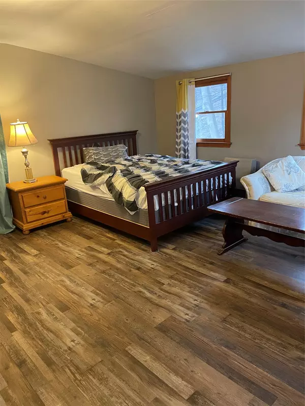 Other, NY 14063,40 A Lambert, Fredonia