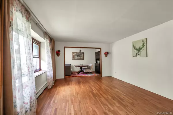 Miller Place, NY 11764,20 Audubon Gate