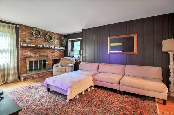 Miller Place, NY 11764,20 Audubon Gate