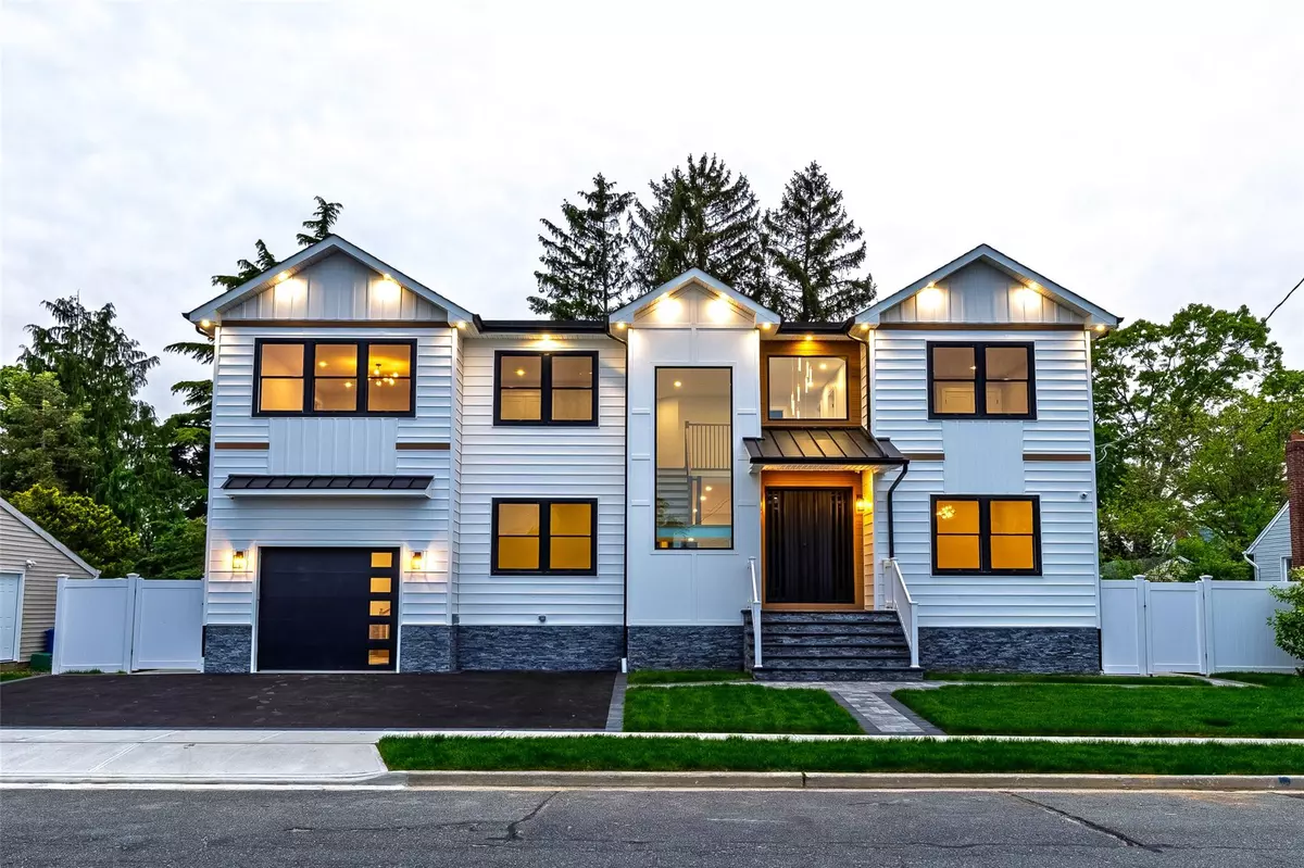 East Meadow, NY 11554,2456 8th ST