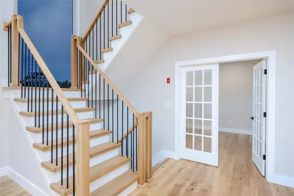 East Meadow, NY 11554,2456 8th ST