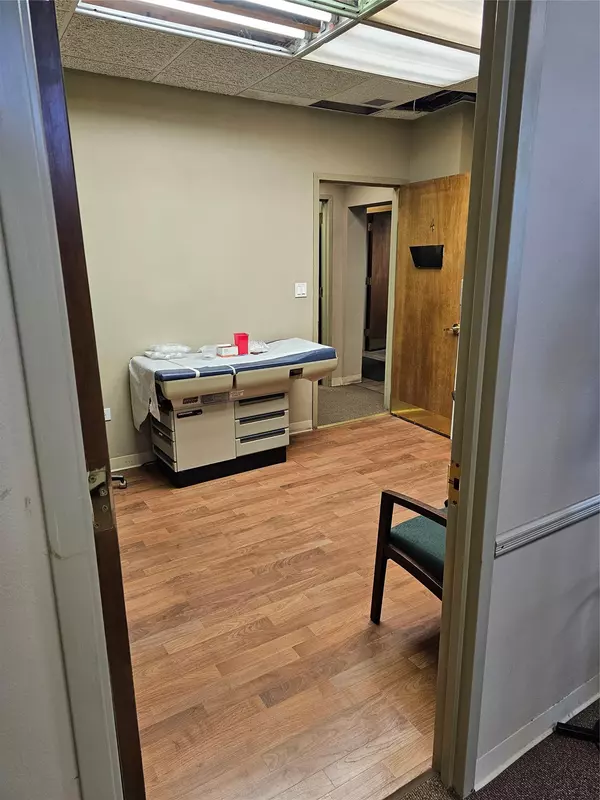 Bayside, NY 11361,202-28 45th Ave