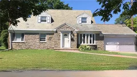5 Washington AVE, Lawrence, NY 11559