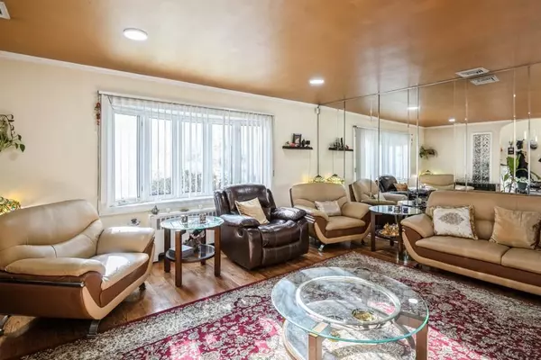 Plainview, NY 11803,178 Gerhard RD