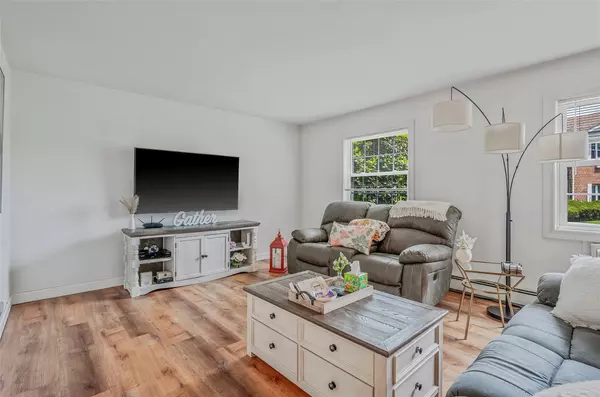 Port Jefferson, NY 11776,460 Old Town #8H