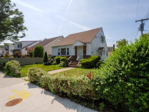 Rosedale, NY 11422,25704 145th AVE