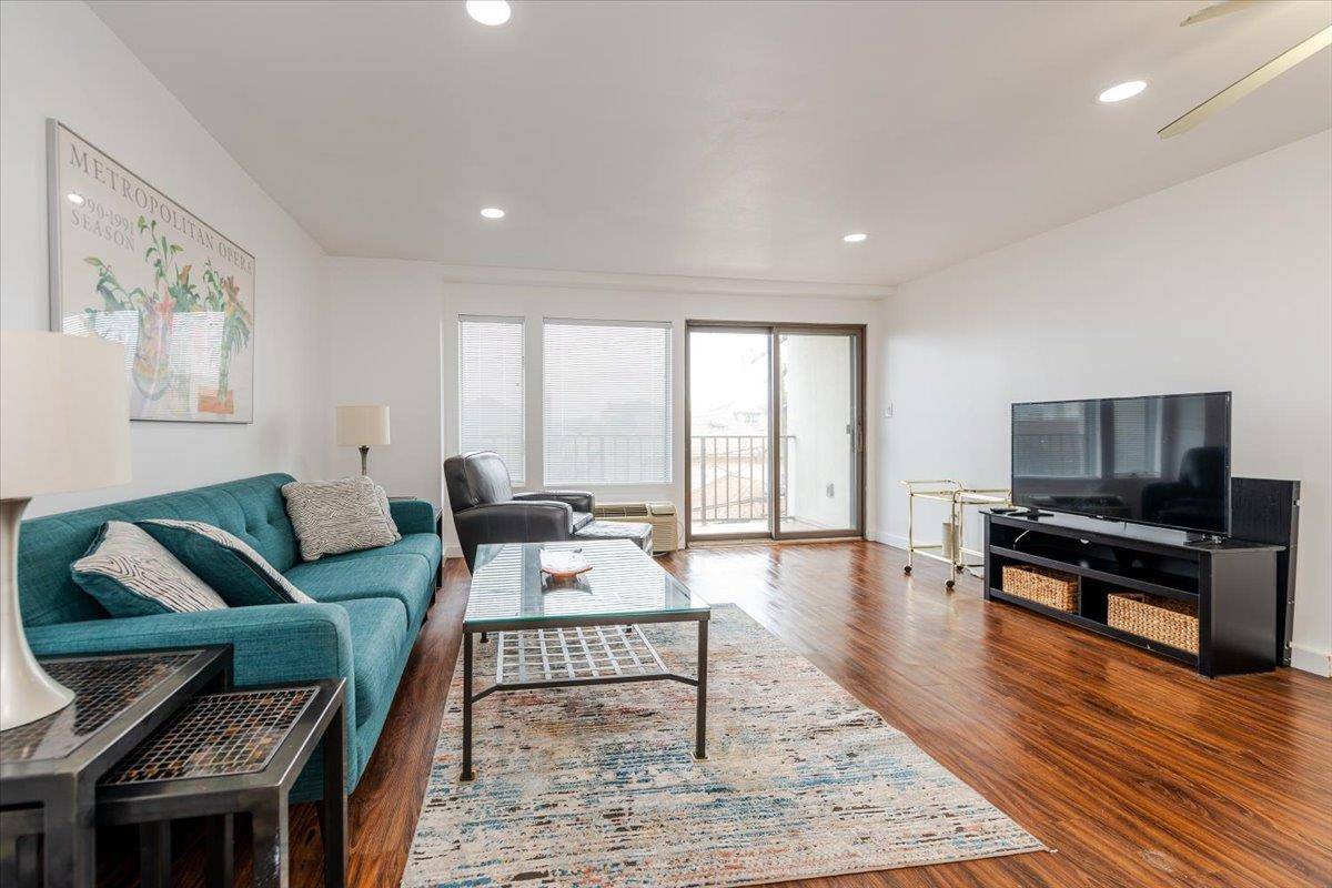 Long Beach, NY 11561,235 W Park AVE #205