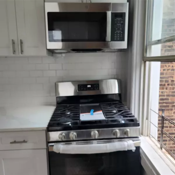 Bronx, NY 10455,396 E 155th ST #3