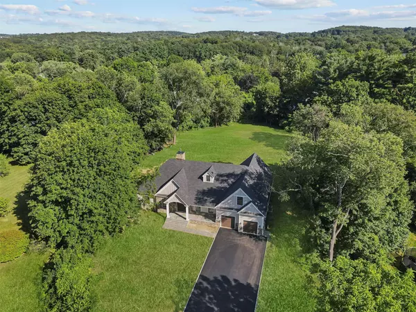 Mount Kisco, NY 10549,4 Circle DR
