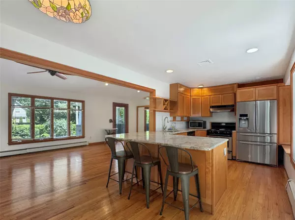 Mattituck, NY 11952,10890 Old Sound AVE