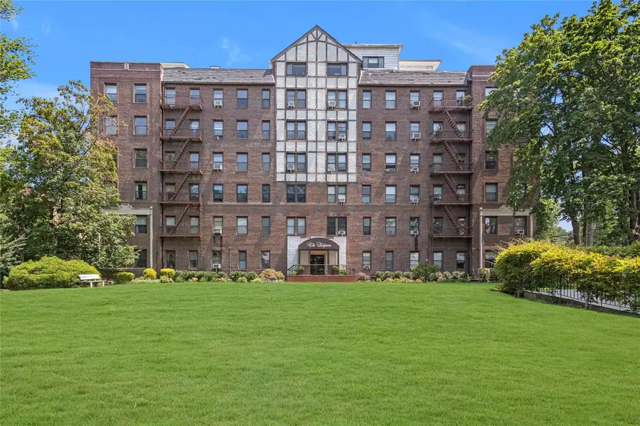 37 Brompton RD #5D, Great Neck, NY 11021