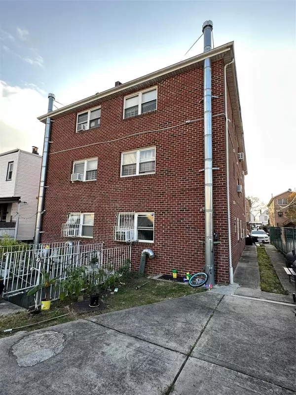 Ozone Park, NY 11416,97-17 106th ST