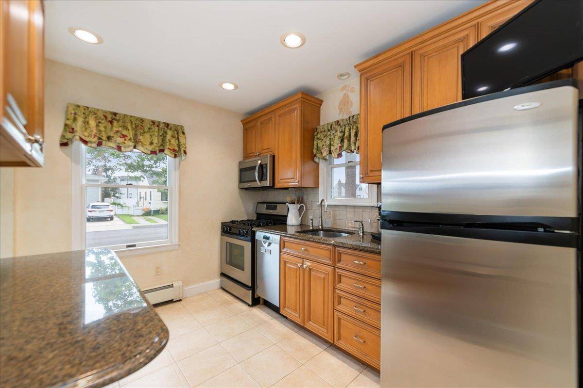 Lindenhurst, NY 11757,101 Lido Pkwy