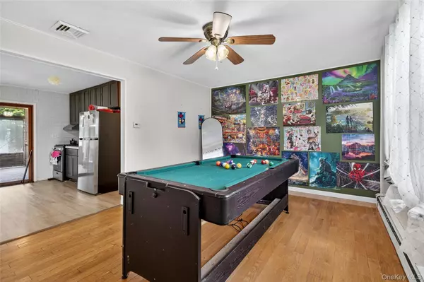 Monroe, NY 10950,9 Woodland RD