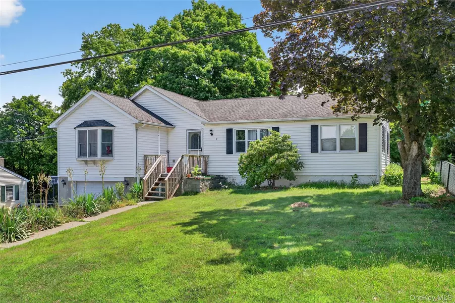 9 Woodland RD, Monroe, NY 10950