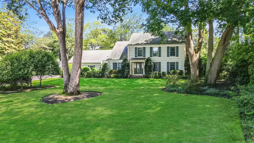 23 Little Harbor RD, Mount Sinai, NY 11766