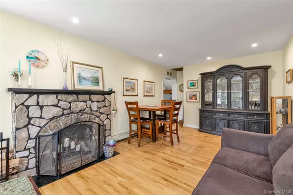 Island Park, NY 11558,9 Hamilton AVE