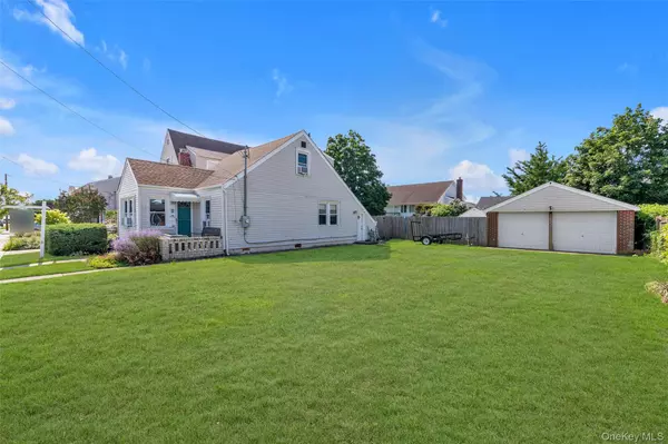 Island Park, NY 11558,9 Hamilton AVE