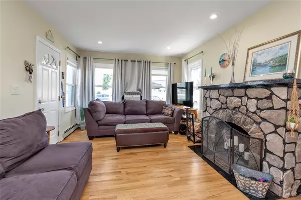 Island Park, NY 11558,9 Hamilton AVE