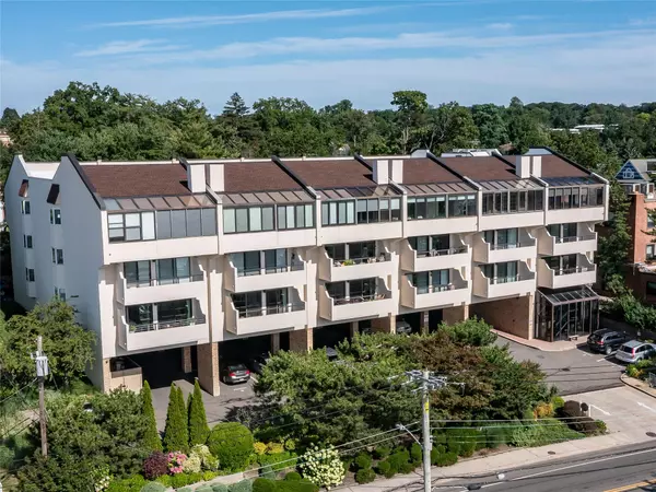 Port Washington, NY 11050,372 Main ST #302