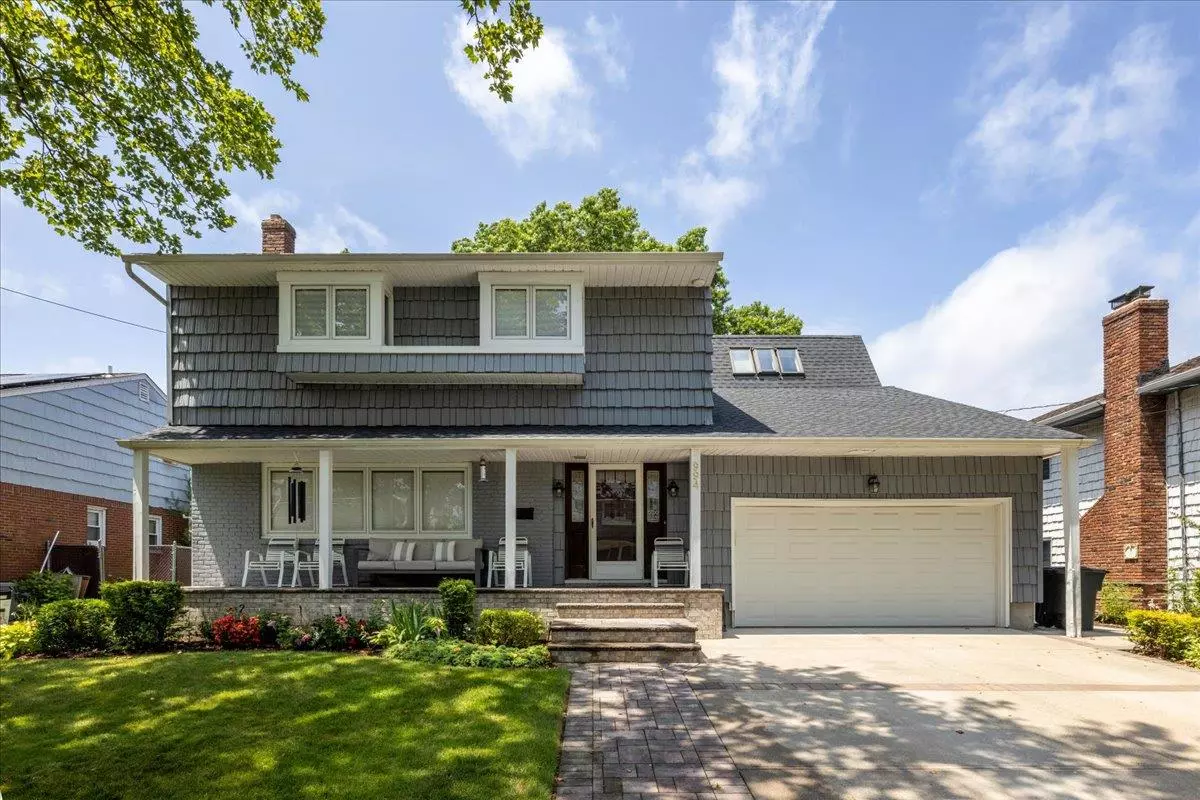 Woodmere, NY 11598,994 S End