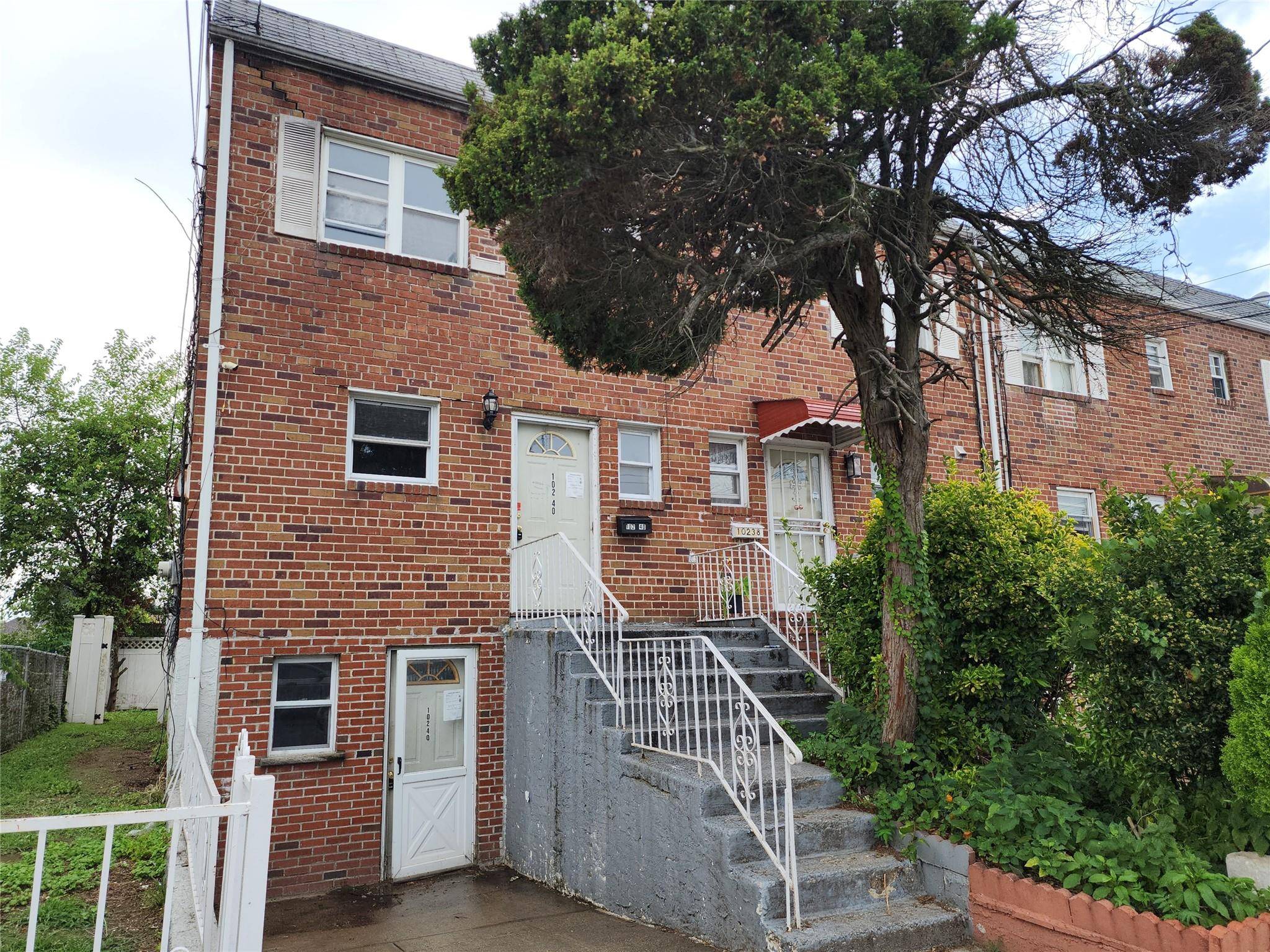 Queens Village, NY 11429,10240 220th ST