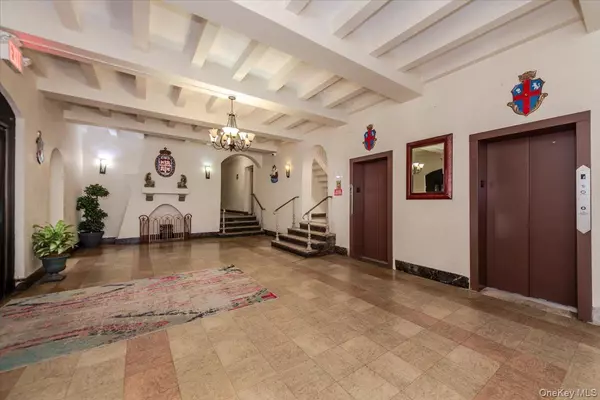 Jackson Heights, NY 11372,37-21 80th ST #4-H