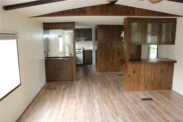 Marlboro, NY 12542,16 Tanglewood Park DR