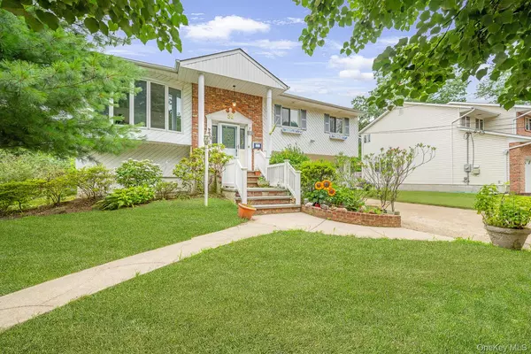 Manhasset Hills, NY 11040,52 North DR