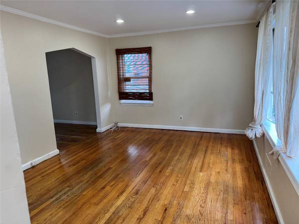 Uniondale, NY 11553,1033 Tulsa ST