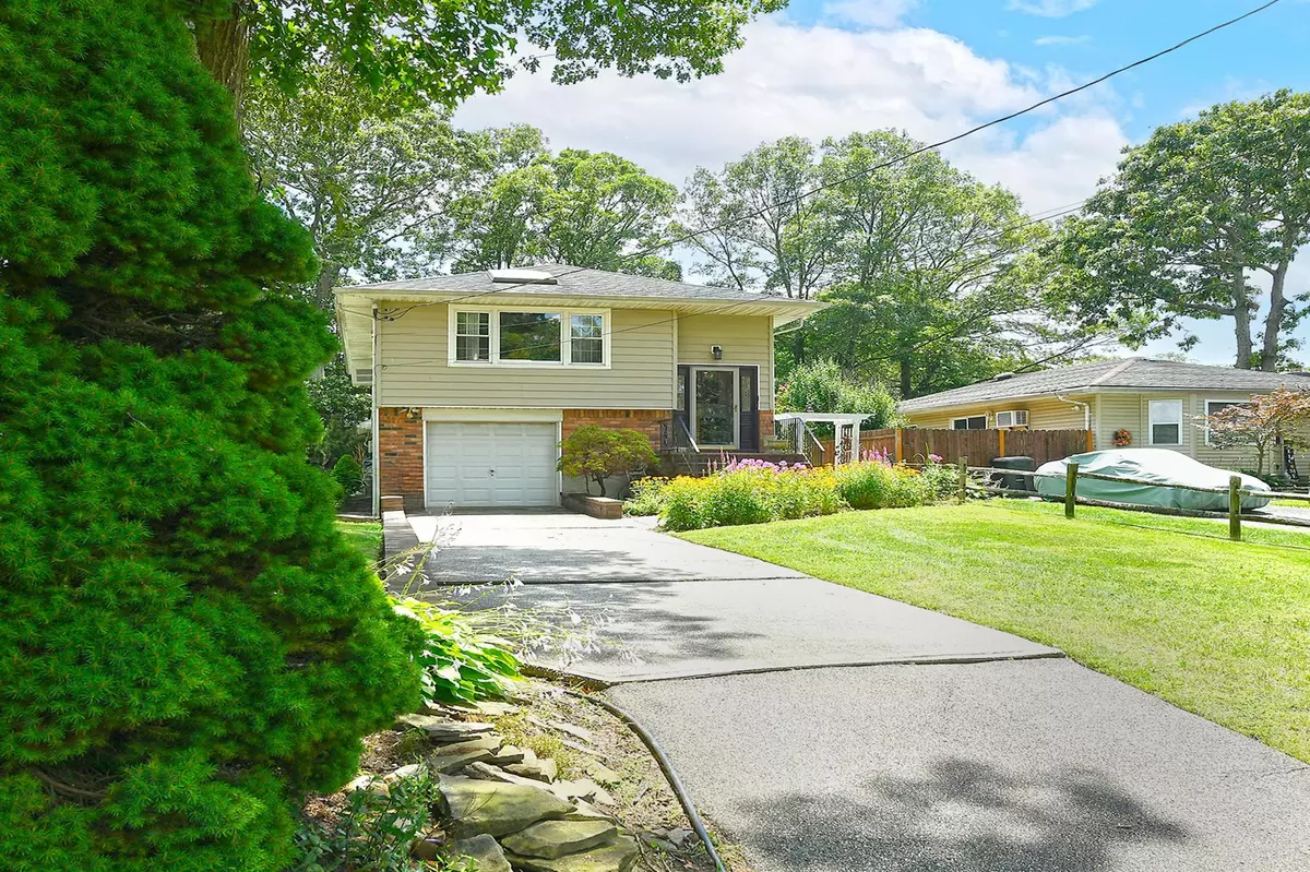 Ronkonkoma, NY 11779,2452 Motor Pkwy