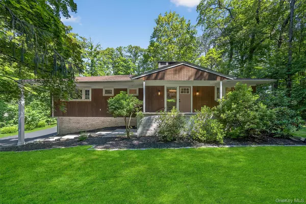 63 Fawn Hill RD, Tuxedo Park, NY 10987