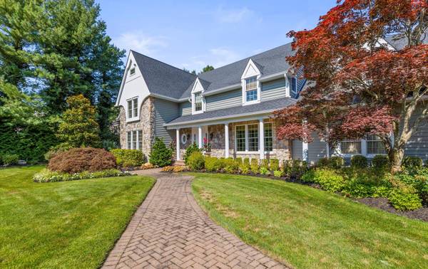 Melville, NY 11747,4 Country Meadow CT