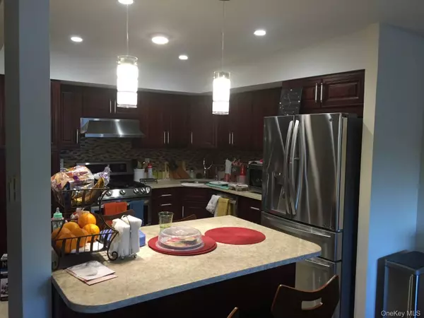 Jamaica, NY 11435,14760 Grand Central Pkwy