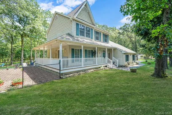 Wading River, NY 11792,1430 Wading River Manor RD