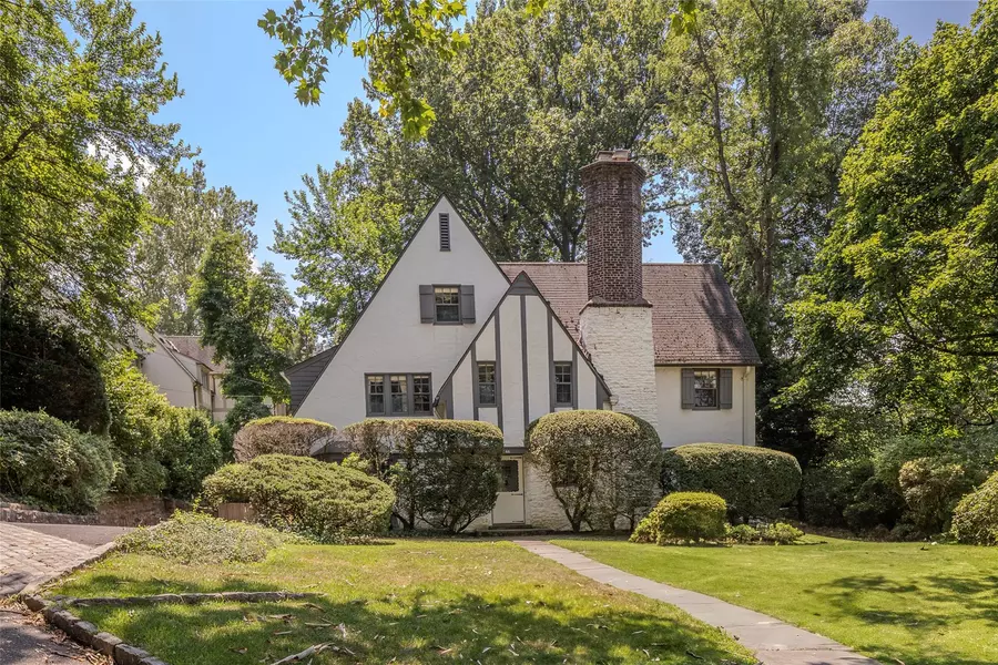 66 Avon RD, Bronxville, NY 10708