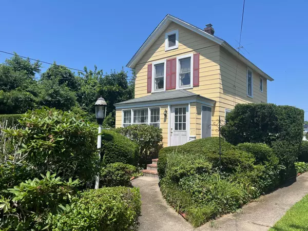 57 Jefferson ST, East Islip, NY 11730