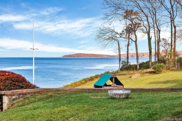 Lloyd Harbor, NY 11743,3 Seacrest DR