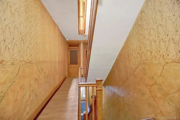 Ridgewood, NY 11385,63-40 Fresh Pond RD