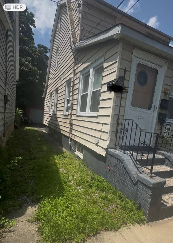 Jamaica, NY 11434,140 174th ST