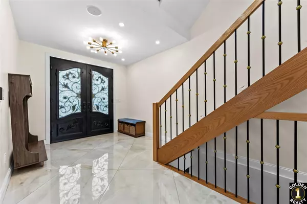 Kew Gardens, NY 11418,115-18 Mayfair RD