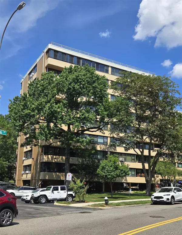 Beechhurst, NY 11357,10-24 166th St #5D