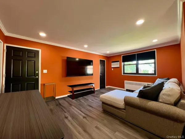 Whitestone, NY 11357,17-72 166 ST #UPPER