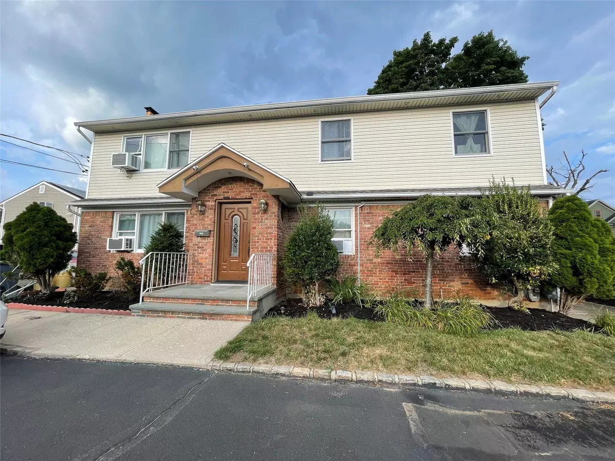 Syosset, NY 11791,133 Railroad AVE