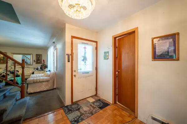 Dix Hills, NY 11746,14 Arcadia DR