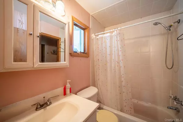 Dix Hills, NY 11746,14 Arcadia DR