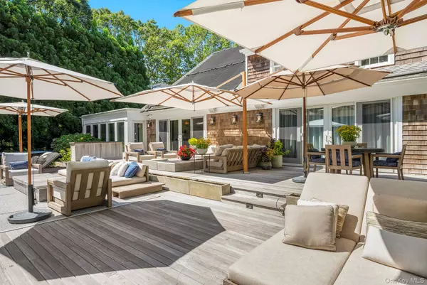 East Hampton, NY 11937,98 Springy Banks Road