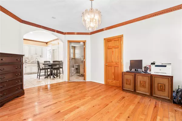 Mount Vernon, NY 10552,142 Primrose AVE