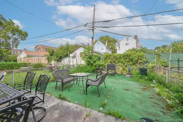 Richmond Hill, NY 11419,10121 108th ST
