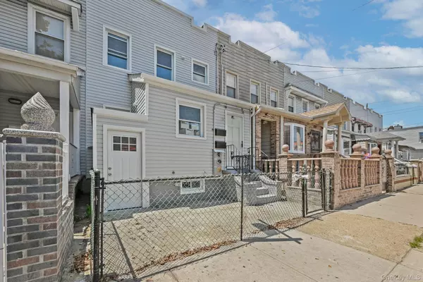 Ozone Park, NY 11416,95-22 75 STREET